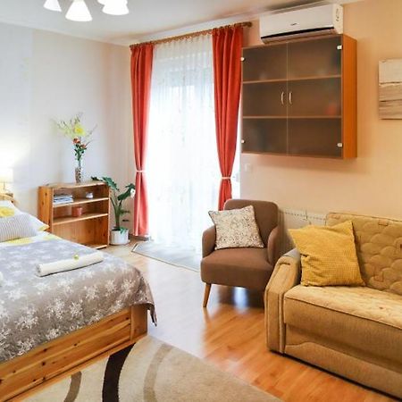 Dia Apartman Miskolc Buitenkant foto