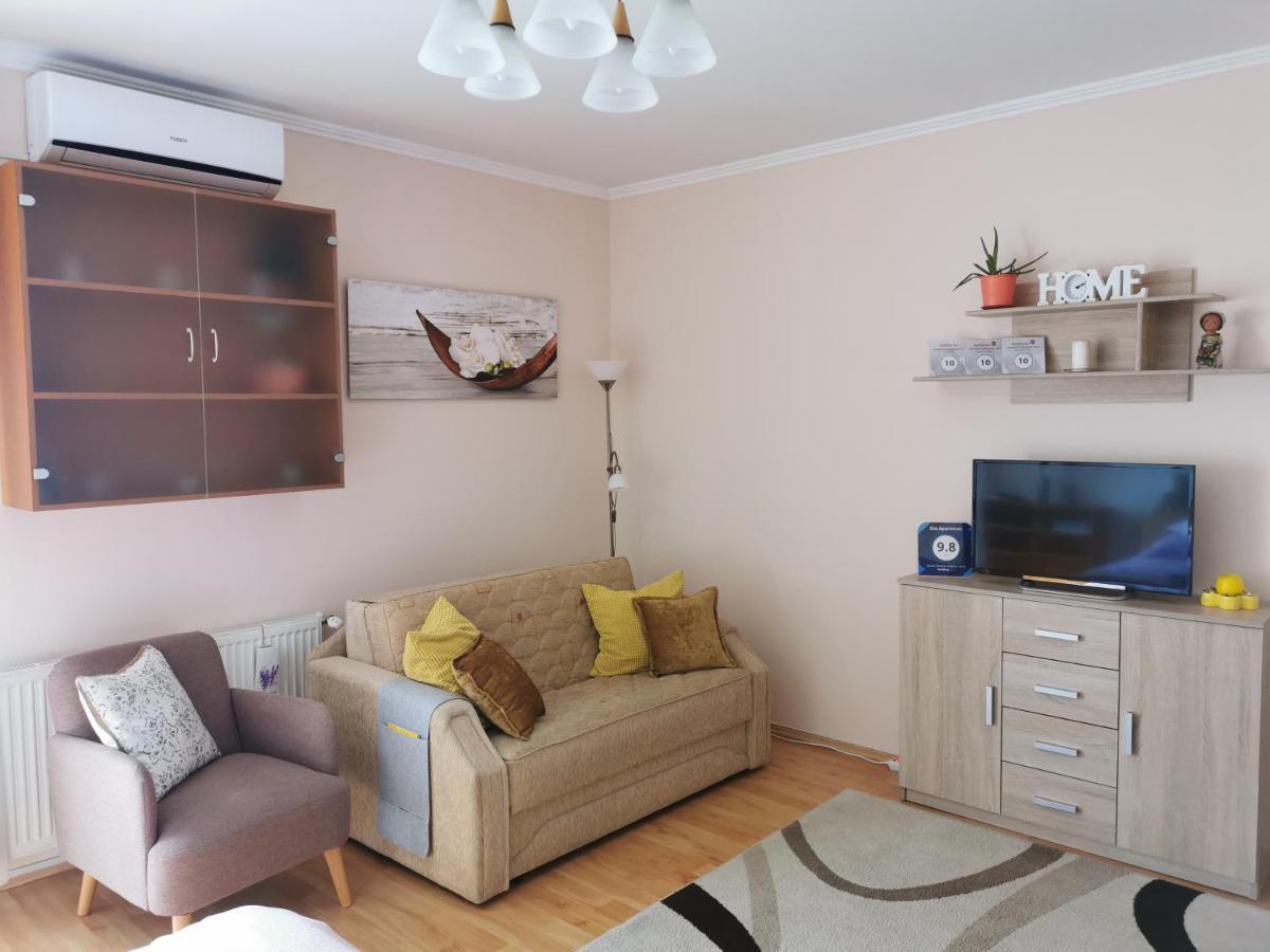 Dia Apartman Miskolc Buitenkant foto